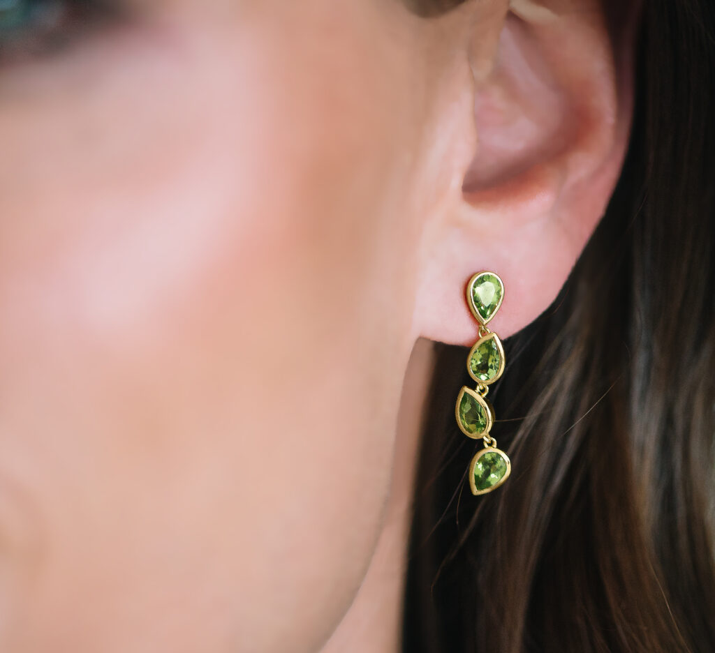 quinn alata goldschmuck set ohrhänger gold peridot